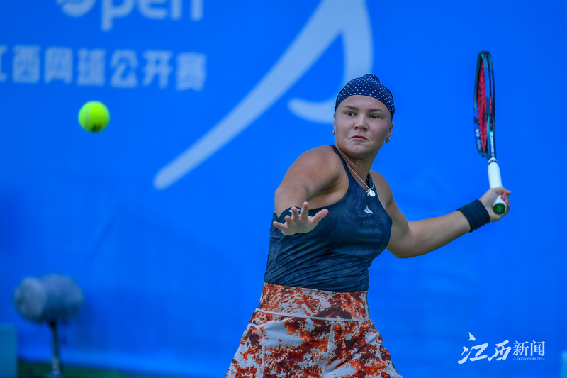 迫处于防御 迫处于防御